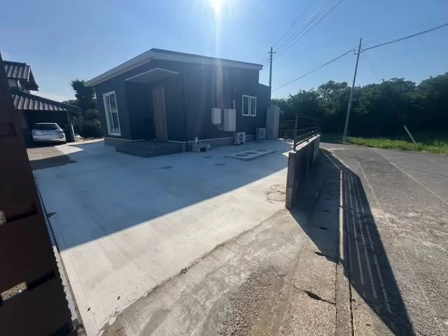 住宅まわりの土間コンクリート施工